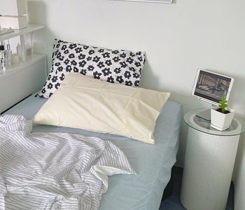枕元に取り入れる韓国インテリア。おすすめクッション&コーディネートをご紹介