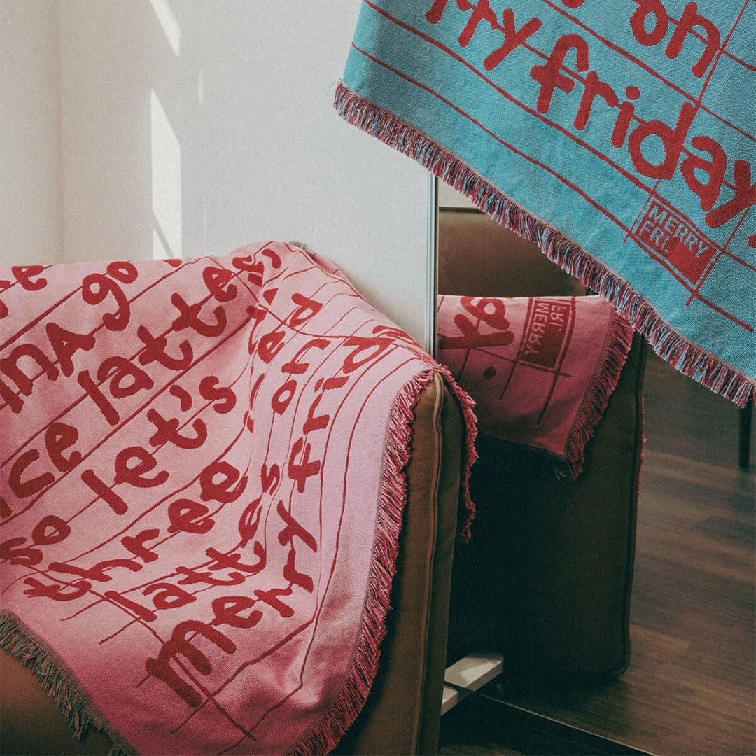 BR-10494-MERRY FRIDAY-MERRY FRIDAY ブランケット｜Typo II Blue