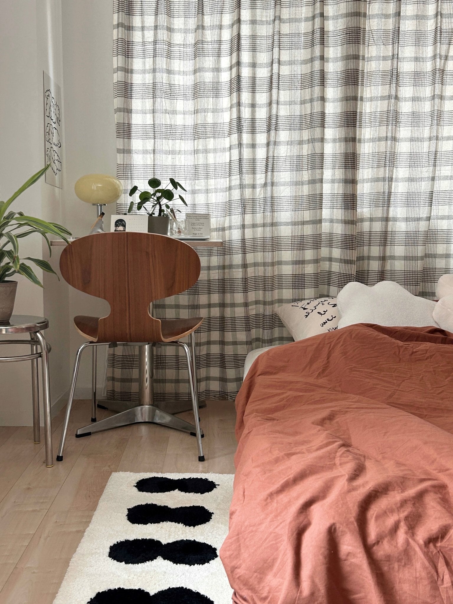AL-3253-Little Rooms select-モノトーンベッドサイドラグ